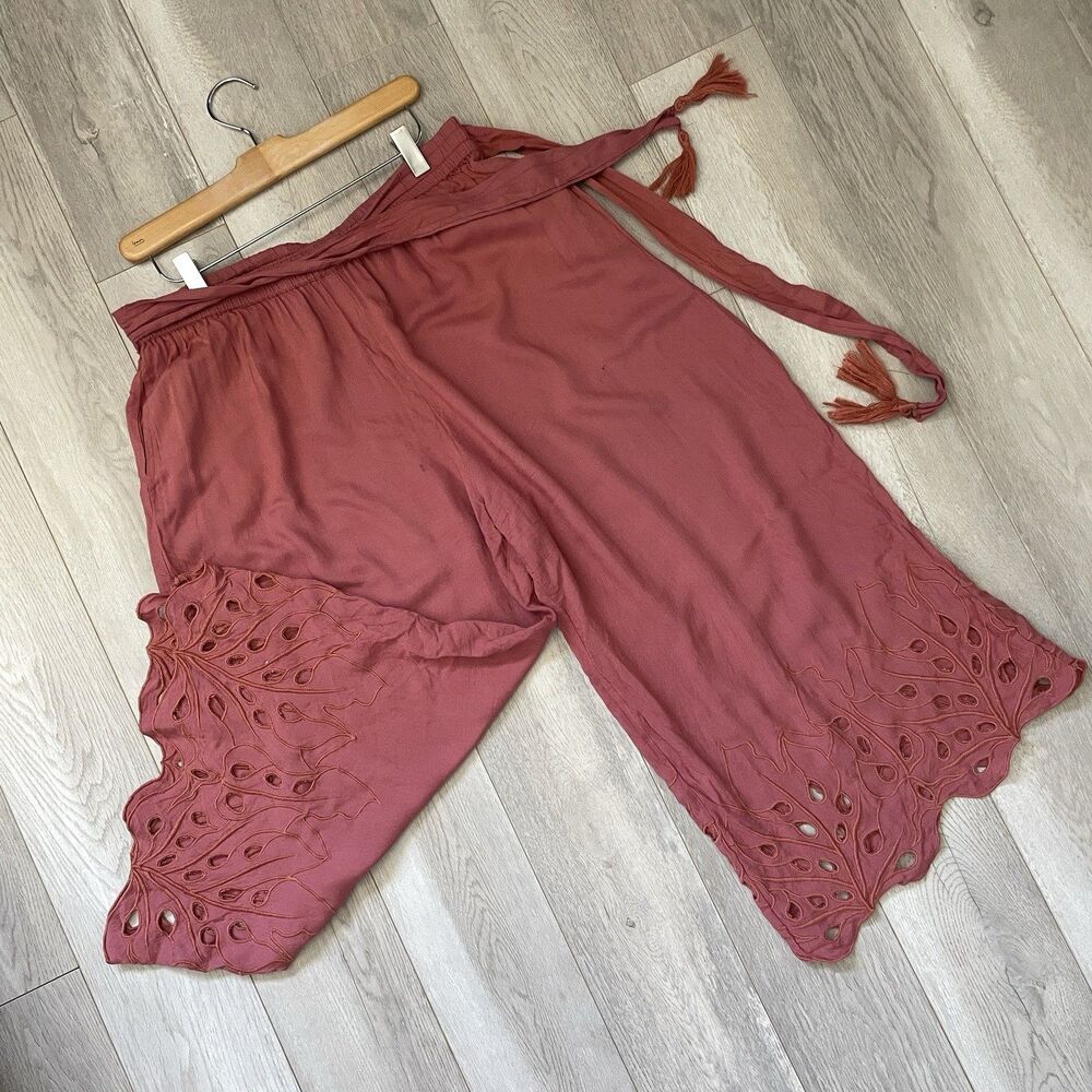 Anthropologie Bohemian Pants high rise crop pull on eyelet womens Pink (medium)